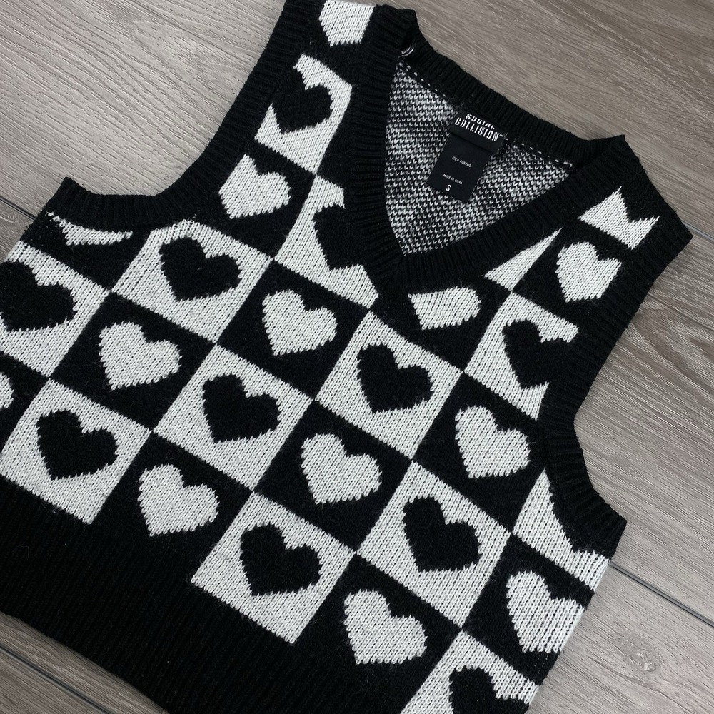 Social Collision Women's Knit Sweater Vest Black White Hearts Small